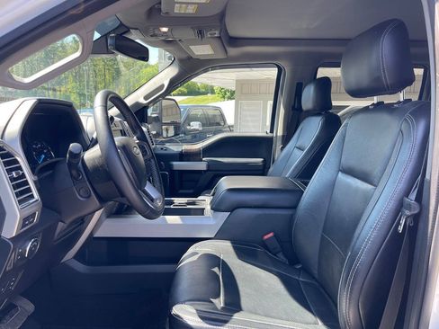 Used 2017 Ford F250 Lariat w/ Lariat Ultimate Package AWD/4WD image 24