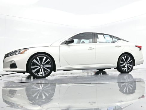 Used 2021 Nissan Altima 2.5 SR image 40