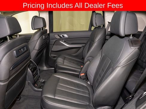 Used 2022 BMW X7 xDrive40i w/ Premium Package AWD/4WD image 13