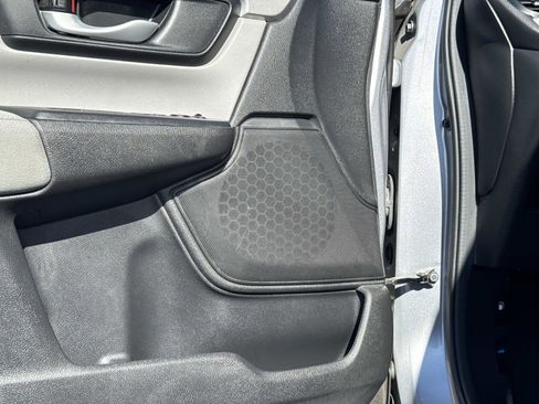 Used 2018 Honda CR-V LX image 18