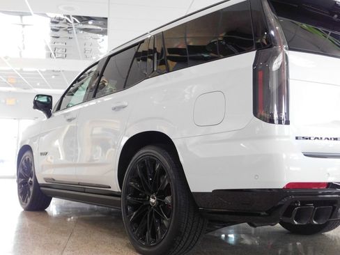 Used 2026 Cadillac Escalade V AWD/4WD image 89