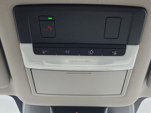 Used 2023 Nissan Rogue SV image 19