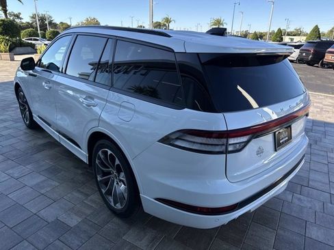New 2026 Lincoln Aviator 2WD image 4