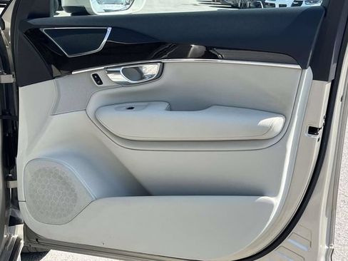Used 2016 Volvo XC90 T6 Momentum w/ Momentum Plus Package AWD/4WD image 28