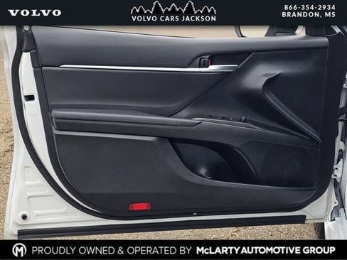 Used 2024 Toyota Camry SE image 14