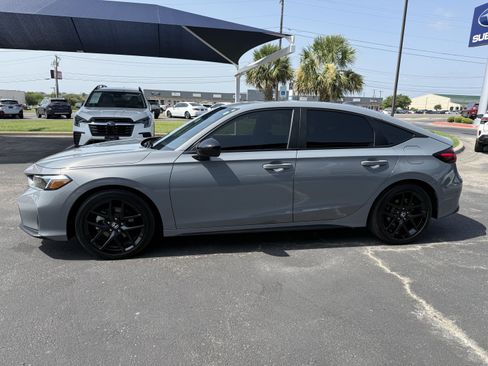 Used 2025 Honda Civic Sport image 4