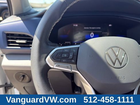 Used 2023 Volkswagen Taos SE FWD image 17