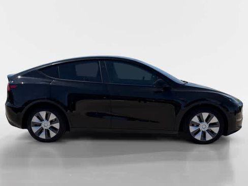 Used 2023 Tesla Model Y Long Range image 6