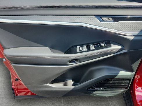 Used 2025 Jeep Wagoneer S Limited image 11