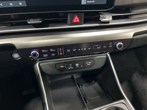 New 2026 Kia Carnival SX image 21