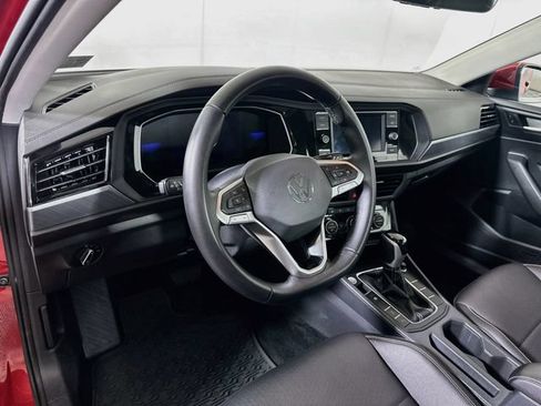 Certified 2023 Volkswagen Jetta SE w/ Panoramic Sunroof Package FWD image 10