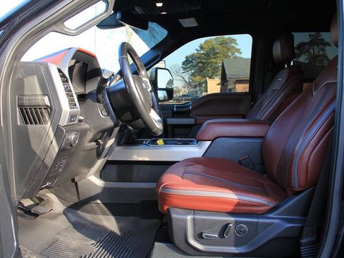 Used 2019 Ford F350 Platinum w/ Platinum Ultimate Package image 24