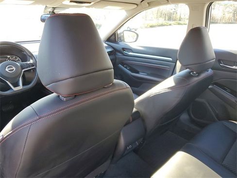 Used 2023 Nissan Altima 2.5 SR image 12