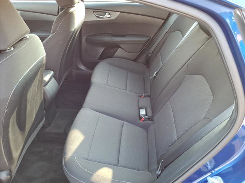 Used 2020 Kia Forte LXS FWD image 12