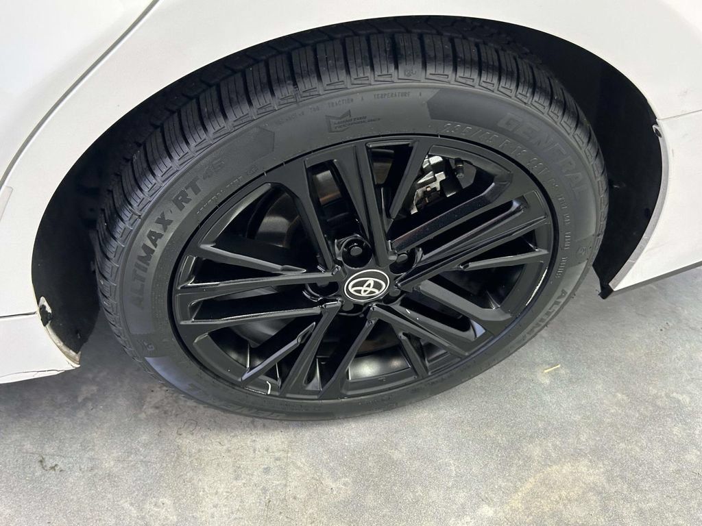Certified 2025 Toyota Camry SE FWD image 9