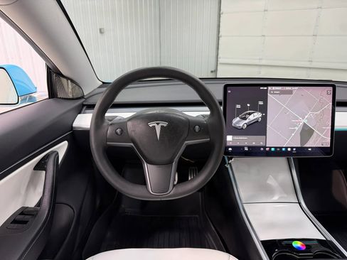 Used 2019 Tesla Model 3 Performance image 18