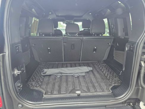 Used 2023 Land Rover Defender 110 X-Dynamic SE AWD/4WD image 4