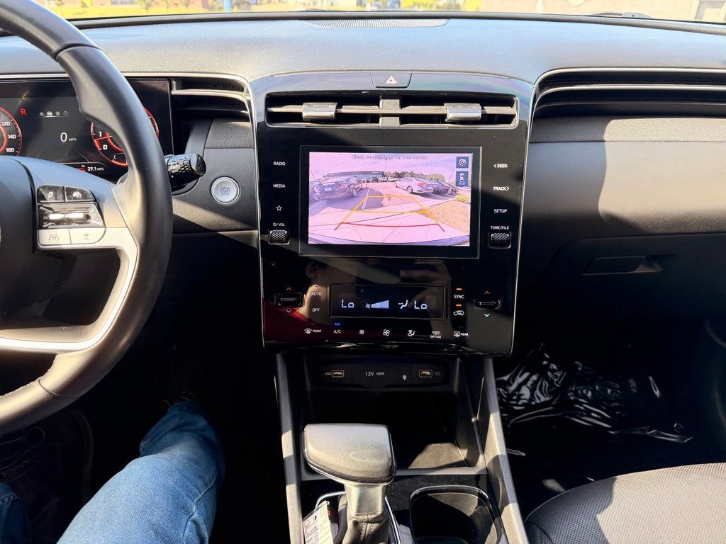 Used 2022 Hyundai Tucson SEL w/ Convenience + Premium Package FWD image 4