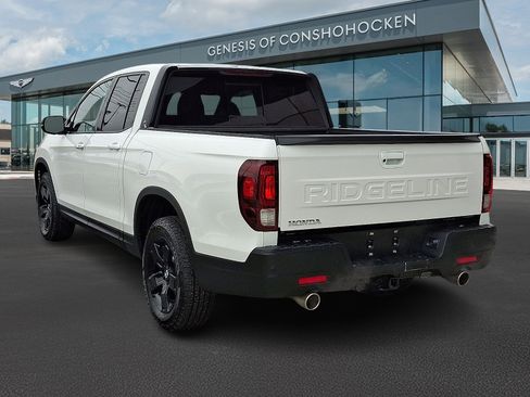 Used 2025 Honda Ridgeline Black Edition image 4