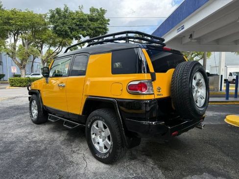 Used 2007 Toyota FJ Cruiser 2WD image 3
