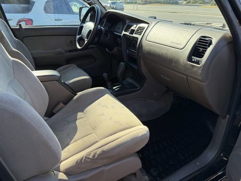 Used 2002 Toyota 4Runner SR5 image 12
