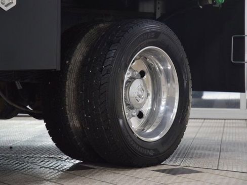 Used 2024 RAM 5500 Tradesman w/ Chrome Appearance Group image 18