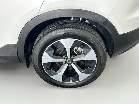 Used 2025 Volvo XC40 B5 Plus AWD/4WD image 11