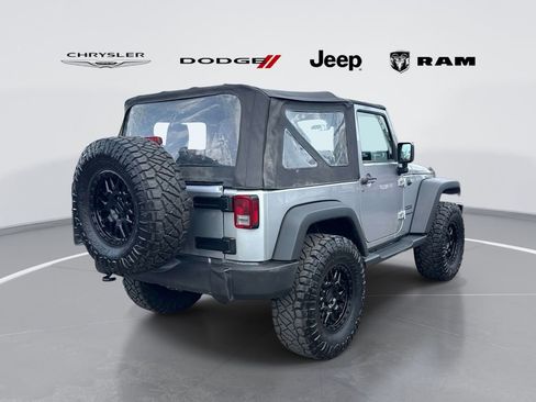 Used 2017 Jeep Wrangler Sport w/ Quick Order Package 24S AWD/4WD image 3