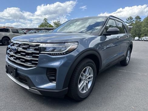 New 2026 Ford Explorer Active AWD/4WD image 4