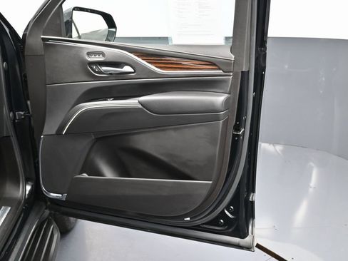 Used 2023 Cadillac Escalade ESV Premium Luxury image 43