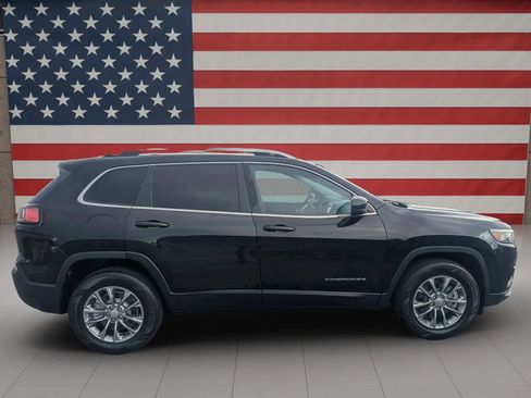 Used 2020 Jeep Cherokee Latitude Plus AWD/4WD image 4