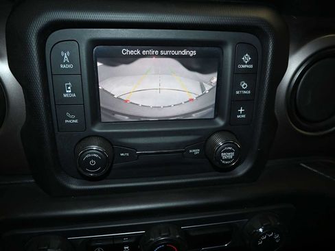Used 2020 Jeep Wrangler Sport AWD/4WD image 19