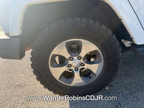 Used 2017 Jeep Wrangler Unlimited Sahara image 6