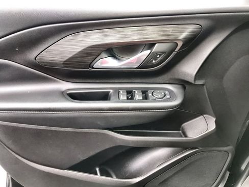 Used 2024 GMC Terrain SLE image 13