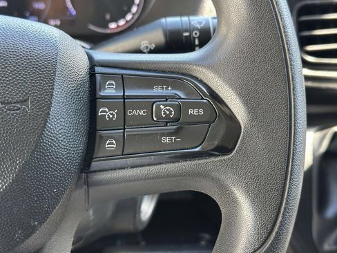 Used 2025 RAM ProMaster 2500 w/ U-Haul Equipment Group FWD image 17