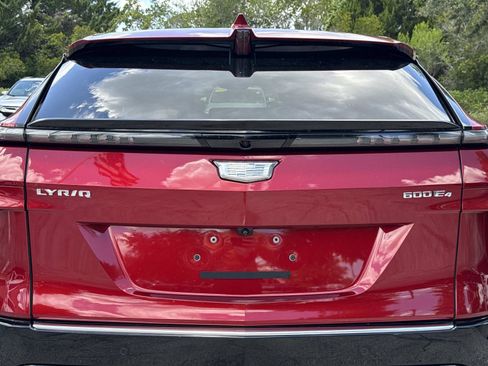 Certified 2025 Cadillac Lyriq Luxury w/ LPO, Floor Liner Package AWD/4WD image 10