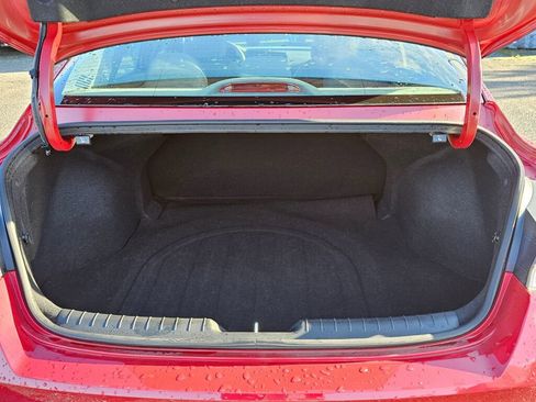 Used 2023 Hyundai Elantra SE image 12