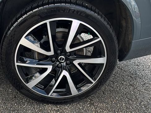 Used 2021 Volvo XC90 T6 Momentum w/ Climate Package AWD/4WD image 10