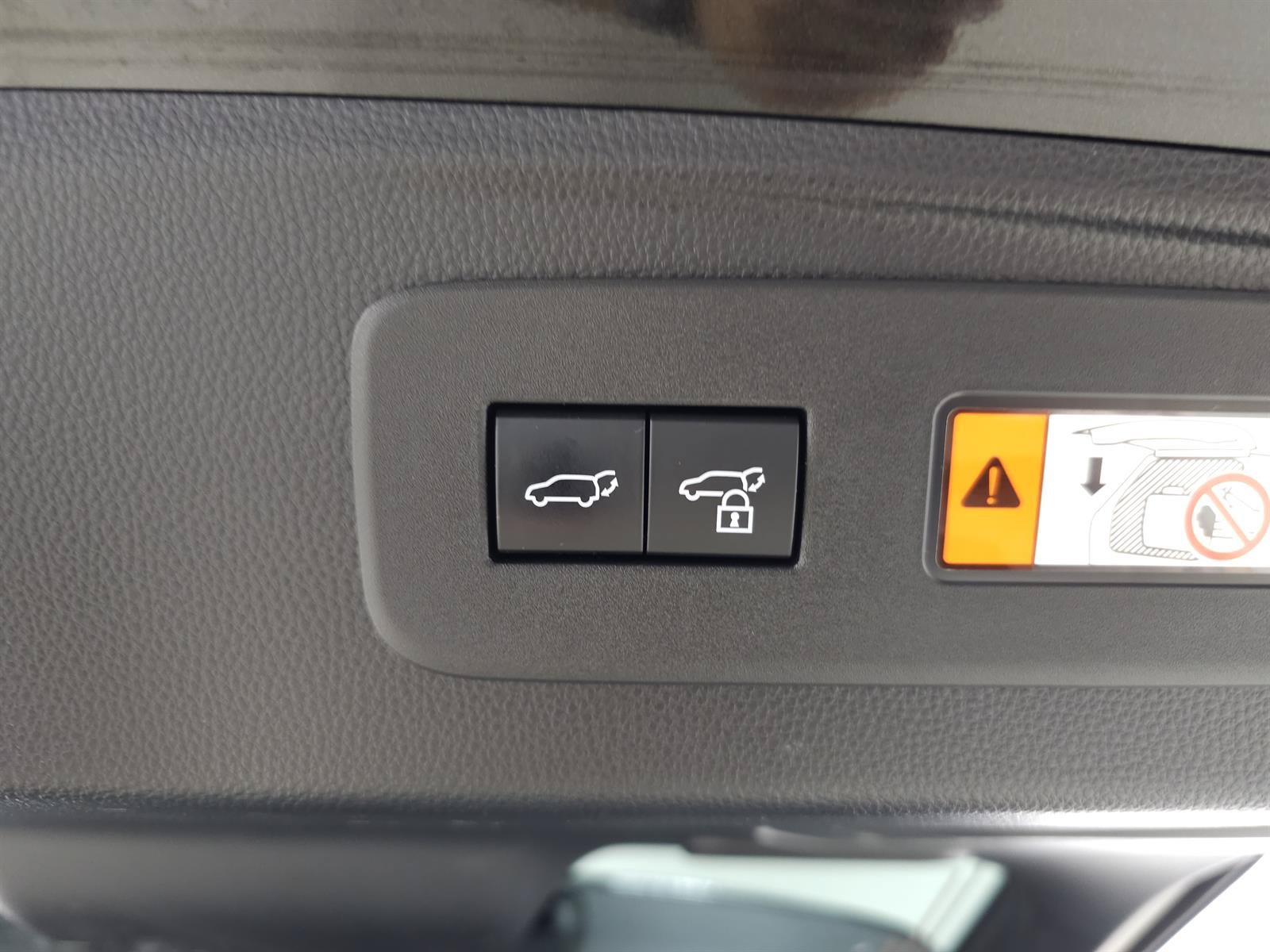 Used 2024 Lexus GX 550 w/ Cold Area Package AWD/4WD image 8