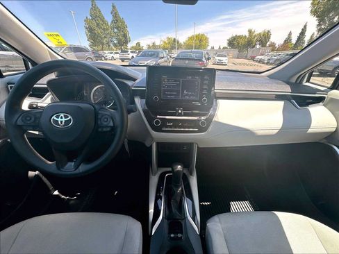 Used 2022 Toyota Corolla Cross L FWD image 16