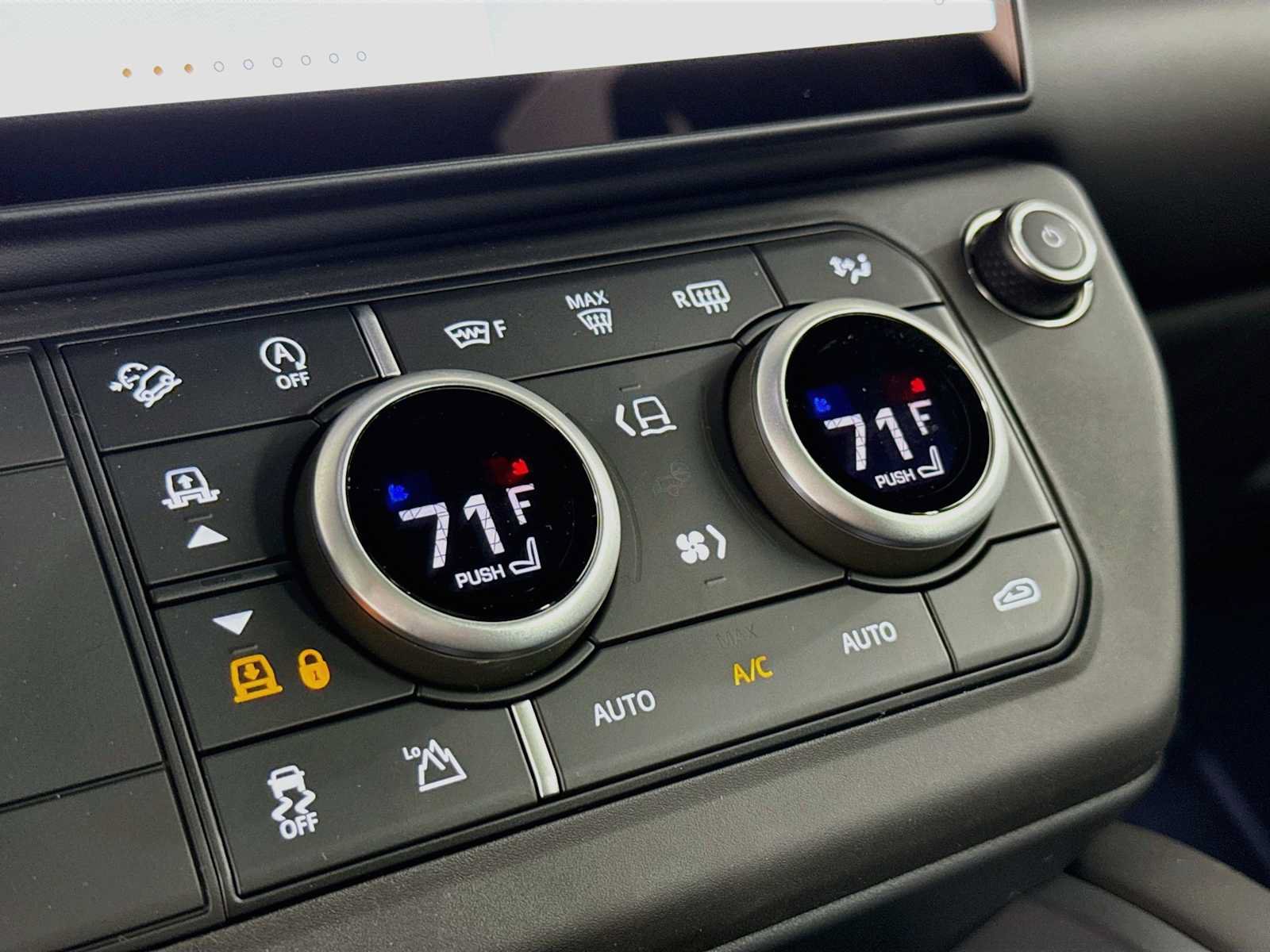 New 2026 Land Rover Defender 110 X-Dynamic SE AWD/4WD image 16
