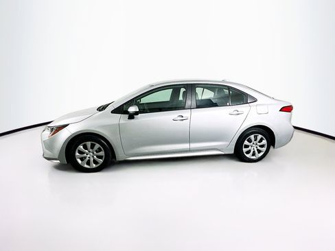 Used 2024 Toyota Corolla LE image 4
