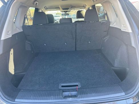 Used 2025 Nissan Rogue SV image 31