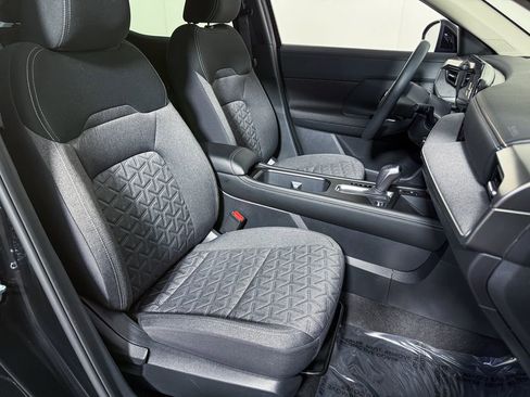 Certified 2025 Nissan Kicks SV image 15