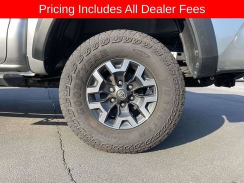 Certified 2022 Toyota Tacoma TRD Off-Road w/ TRD Premium Off Road Package AWD/4WD image 9