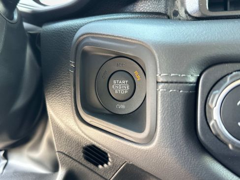 New 2025 Jeep Gladiator Sport w/ Premium Package image 28