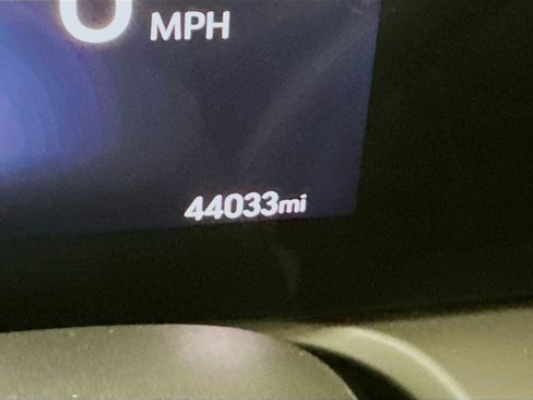 Used 2024 Buick Encore GX Sport Touring image 19