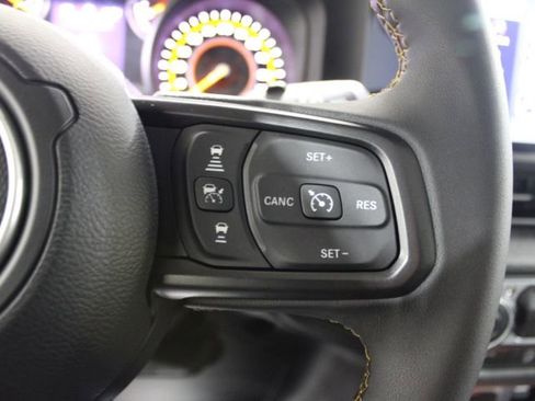 Used 2024 Jeep Wrangler Sport AWD/4WD image 35