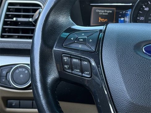 Used 2017 Ford Explorer XLT w/ Equipment Group 202A image 13