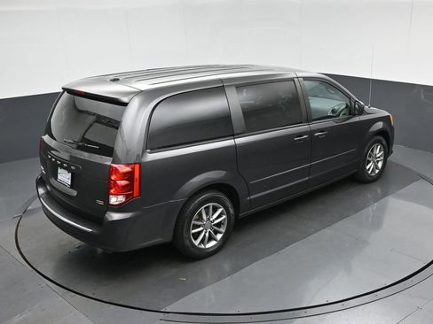Used 2016 Dodge Grand Caravan SE image 64